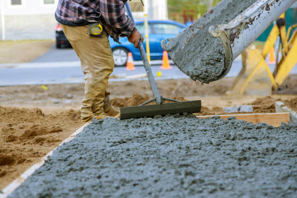 Best Commercial Concrete Services in Lyndhurst, OH